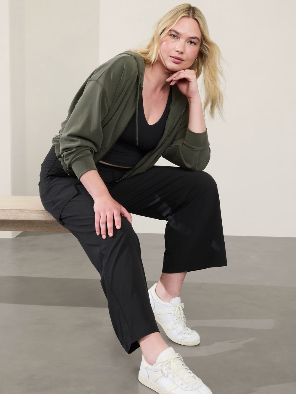 ATHLETA ‘Brooklyn Heights’ High-Rise Cargo Pants in Black